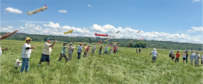 The Non-Nats had several mass-launch events. They are fun for pilots and spectators alike! 