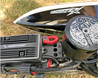 The HOBBYWING 200-amp ESC and EGODRIFT 4530-550 motor on Kenny’s XL700 V2. 