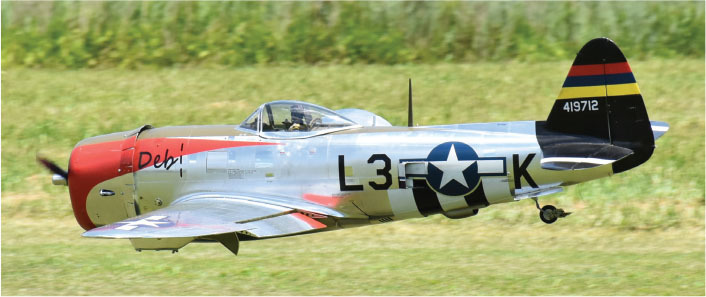 Steve Peckham’s Meister Scale 1/5-scale P-47 prepares for a belly landing because the main gear didn’t deploy. 