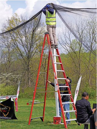 The Droning On event, held at Warren Community College in New Jersey this past spring, included an FPV racing demonstration, as well as appropriate safety precautions to make sure that the audience didn’t get too close to the action. 