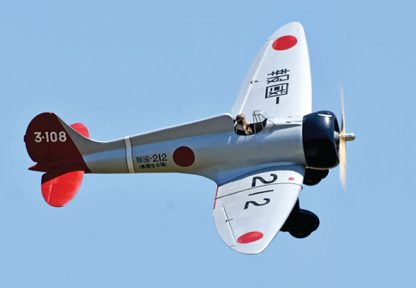 A photo pass by Tony Kirchenko’s DLE-120-powered Mitsubishi A5M4 Claude shows the unusual wing shape that is similar to that of the British Spitfire. 